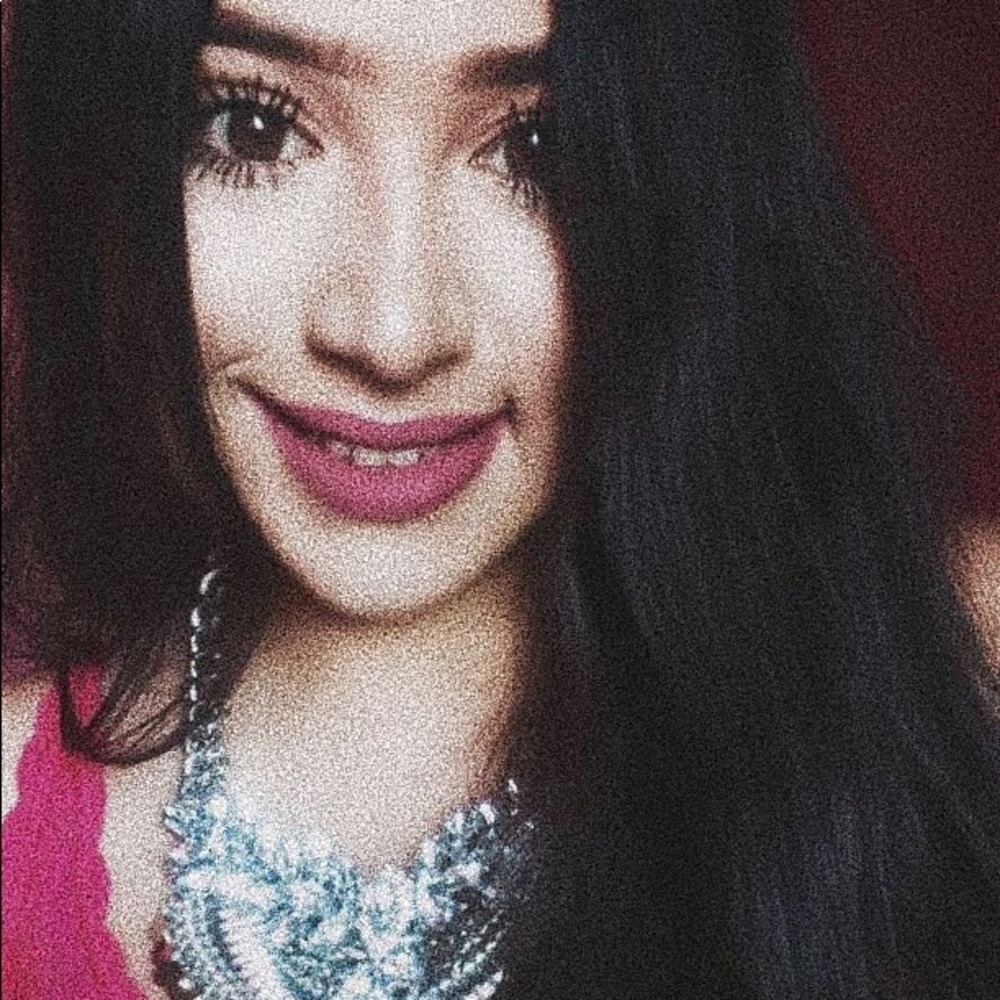 Meet your Posher, Elizabeth